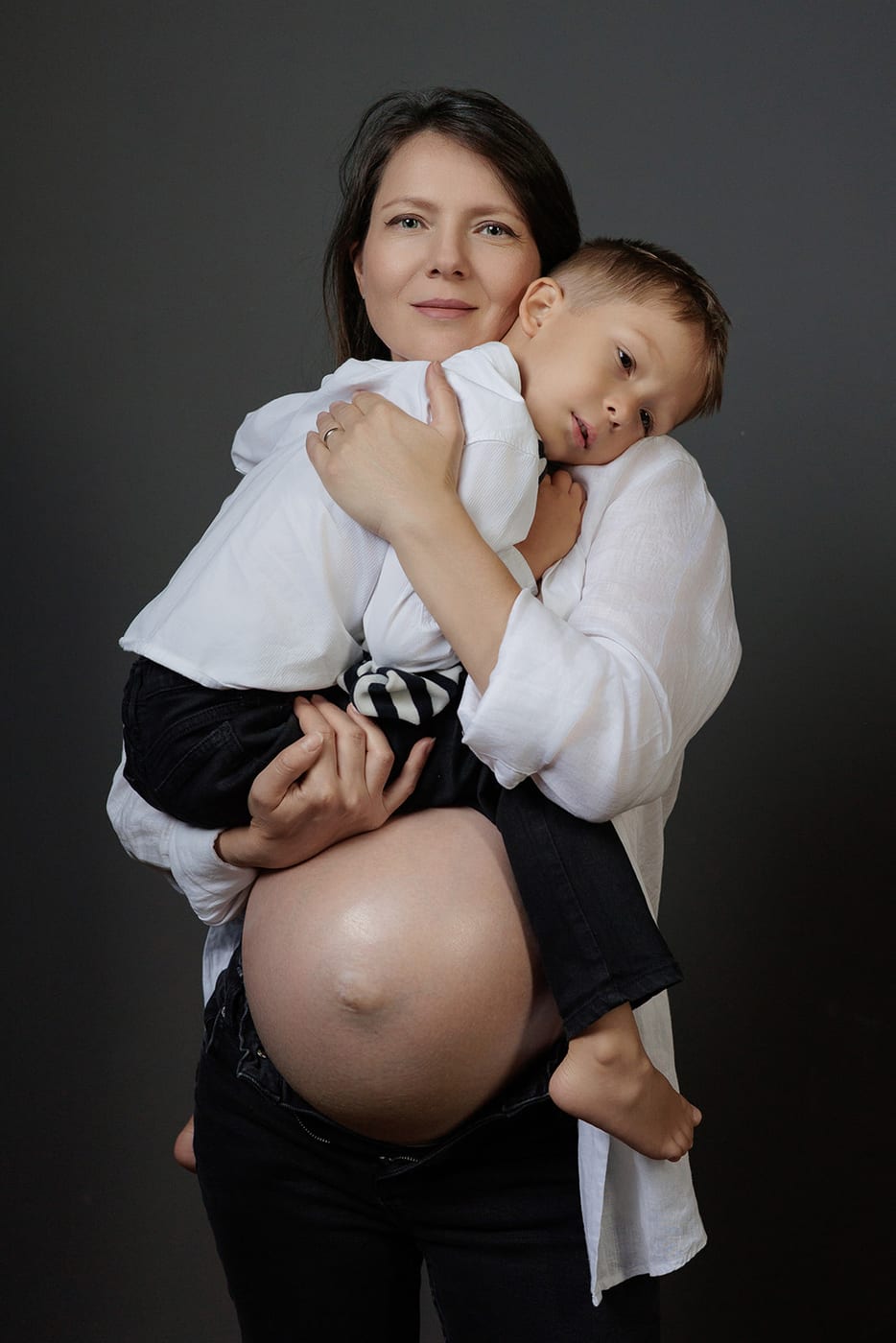 Mamă și fiu la ședința de maternitate